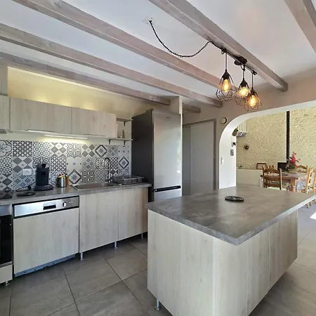 Country house Lumineux Avec Jardin Clos Et Parking - Fr-1-616-495